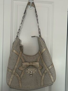 Cute vintage Guess purse